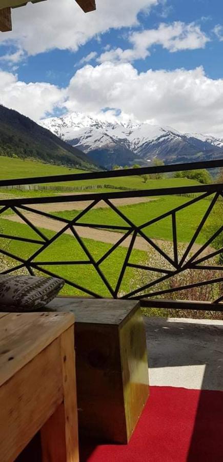 Guesthouse Caucasus Mestia Bagian luar foto